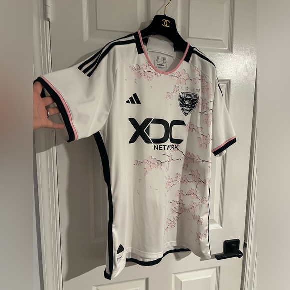 Authentic Adidas DC United Jersey Mens Slim Fit XL 23/24 Away Cherry Blossom EUC - Picture 5 of 14